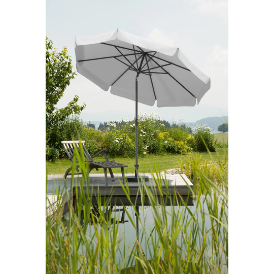 Andrano 2.7m Traditional Parasol