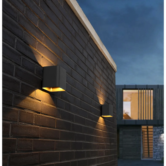 Bonnie LED Outdoor Wall Light