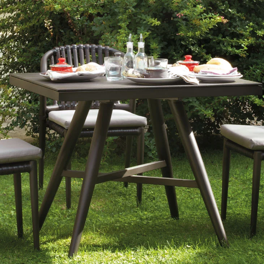 Alvah Dining Table