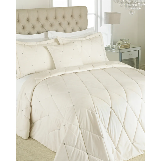 Adriel Bedspread Set with pillow covers