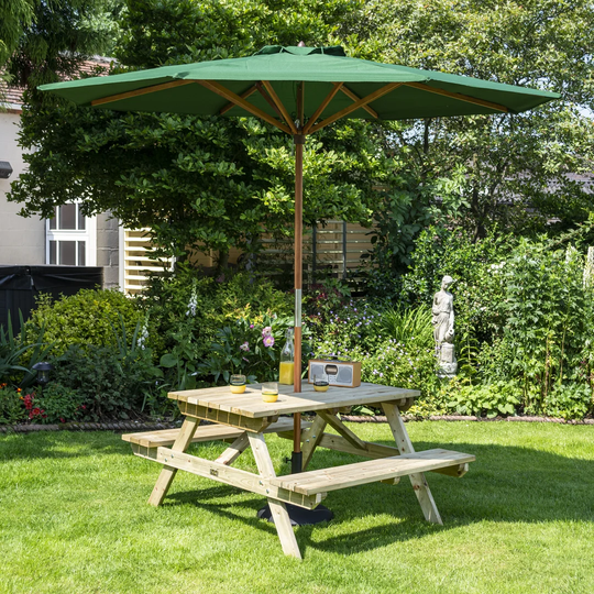 Milewski Rattan Picnic Bench with Parasol and Base