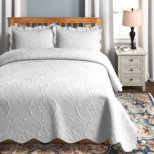 Southall Bedspread Set with 2 Pillow Shams