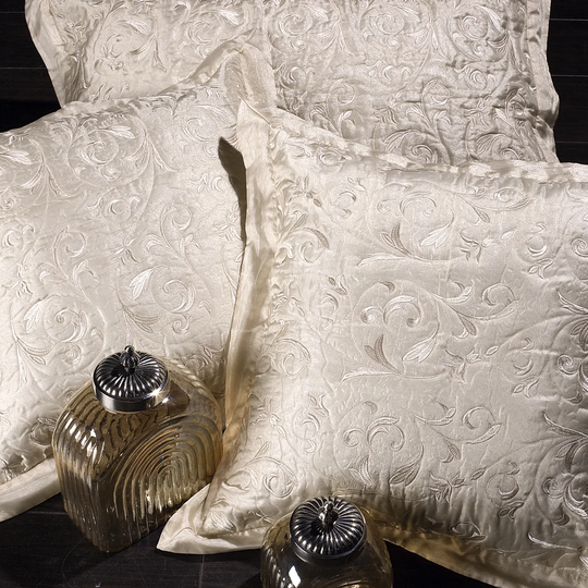 Amice Pillow Cover