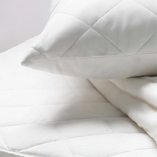 Klakke Polyester and Cotton Blend Zip Pillow Protector