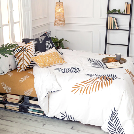 Burkburnett White Black 150 TC Duvet Cover