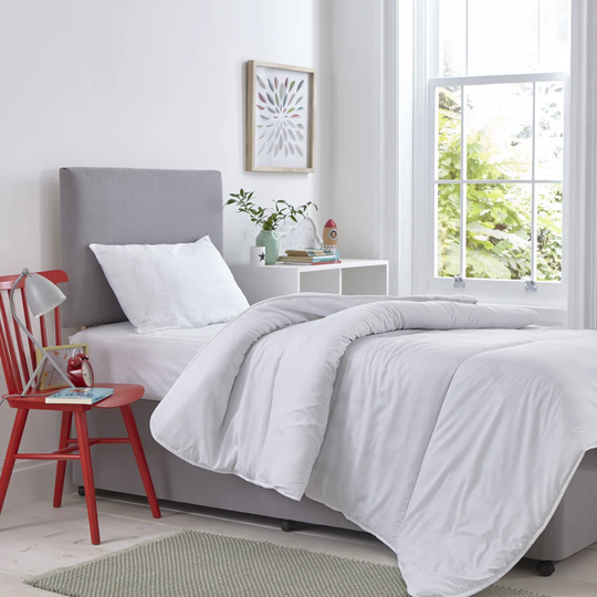 Silentnight Kids Duvet and Pillow Bedset - 10.5 Tog