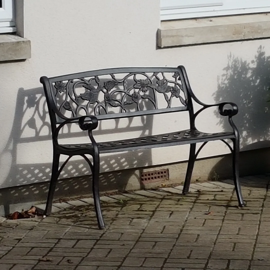 Greta Bench