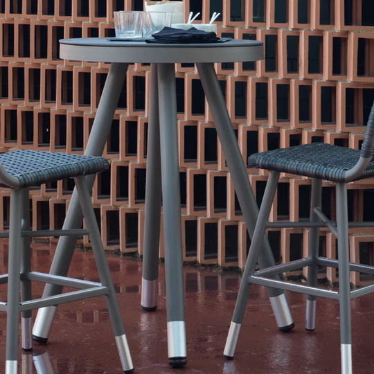 Anyan Bar Table